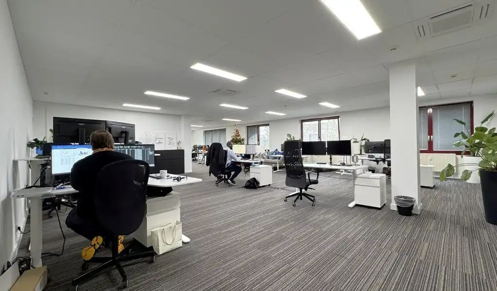 Instapklaar kantoor te huur in industriezone Mechelen-Noord  foto 2