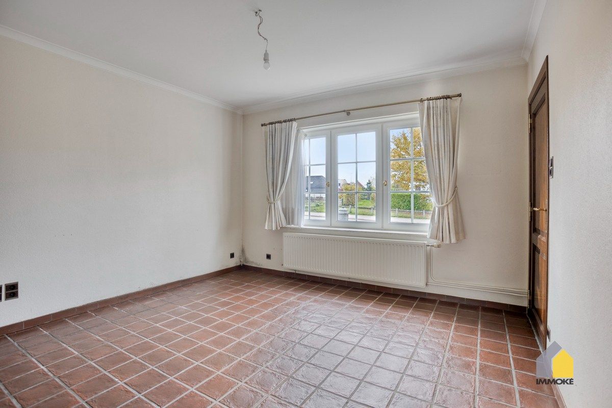 Vrijstaande, statige woning op 7 a 82 ca met 3 slpk en mooie tuin. foto 6