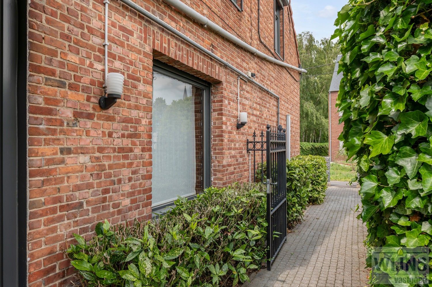 Mooi onderhouden woning met 2 slpkm foto 25