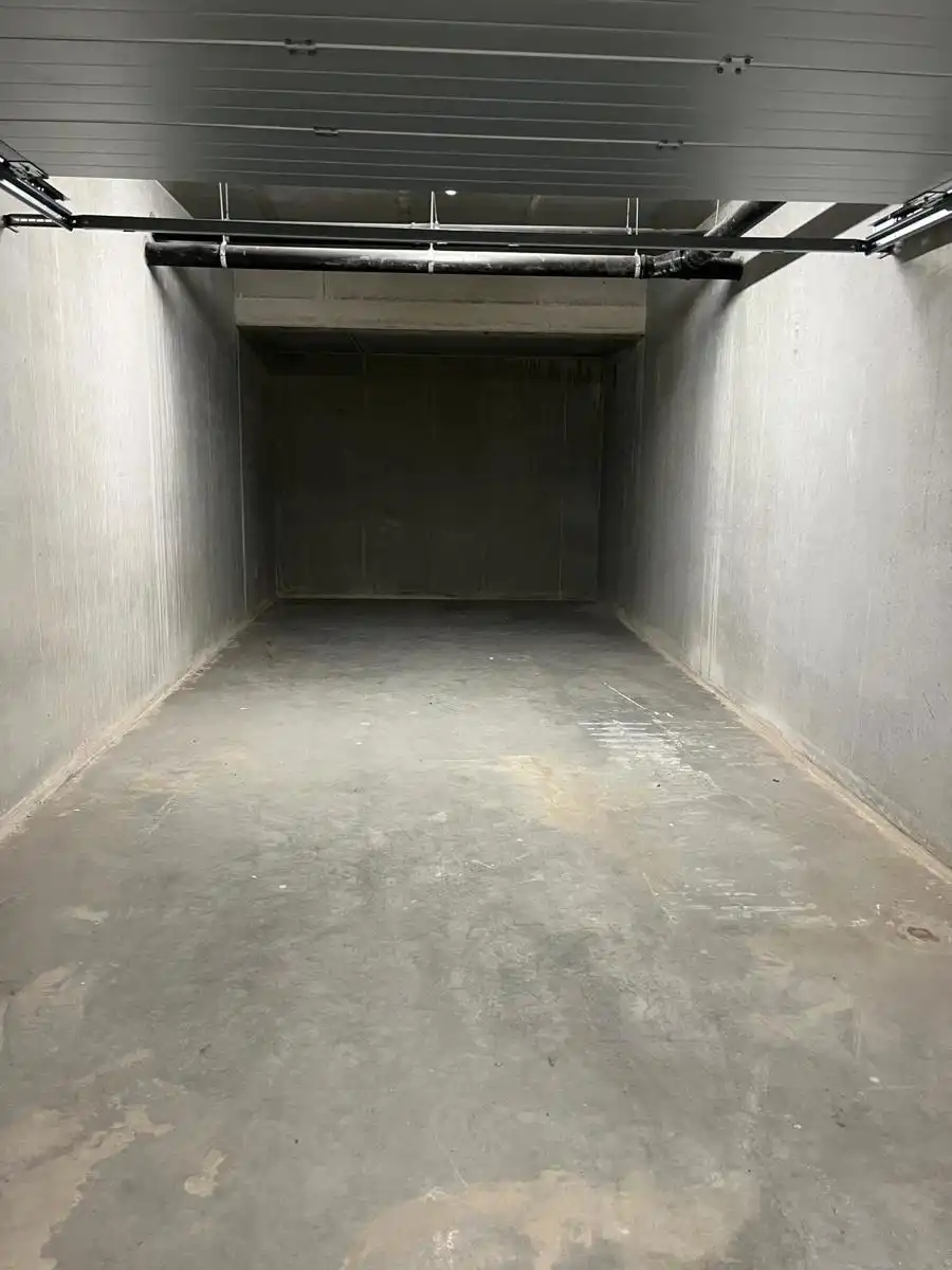 Afgesloten garagebox centrum Jabbeke foto 4