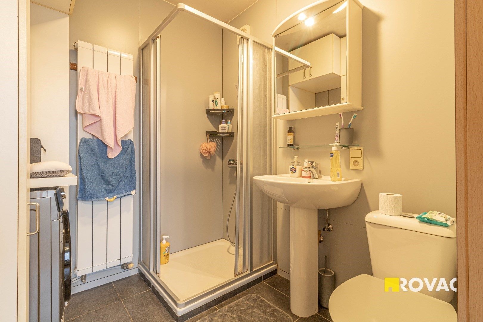 Zeer verzorgd éénslaapkamer appartement met groot terras nabij het centrum van Roeselare  foto 6