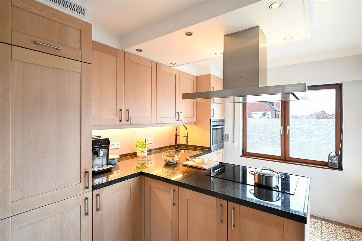 Triplex met 4 slaapkamers en garage foto 5