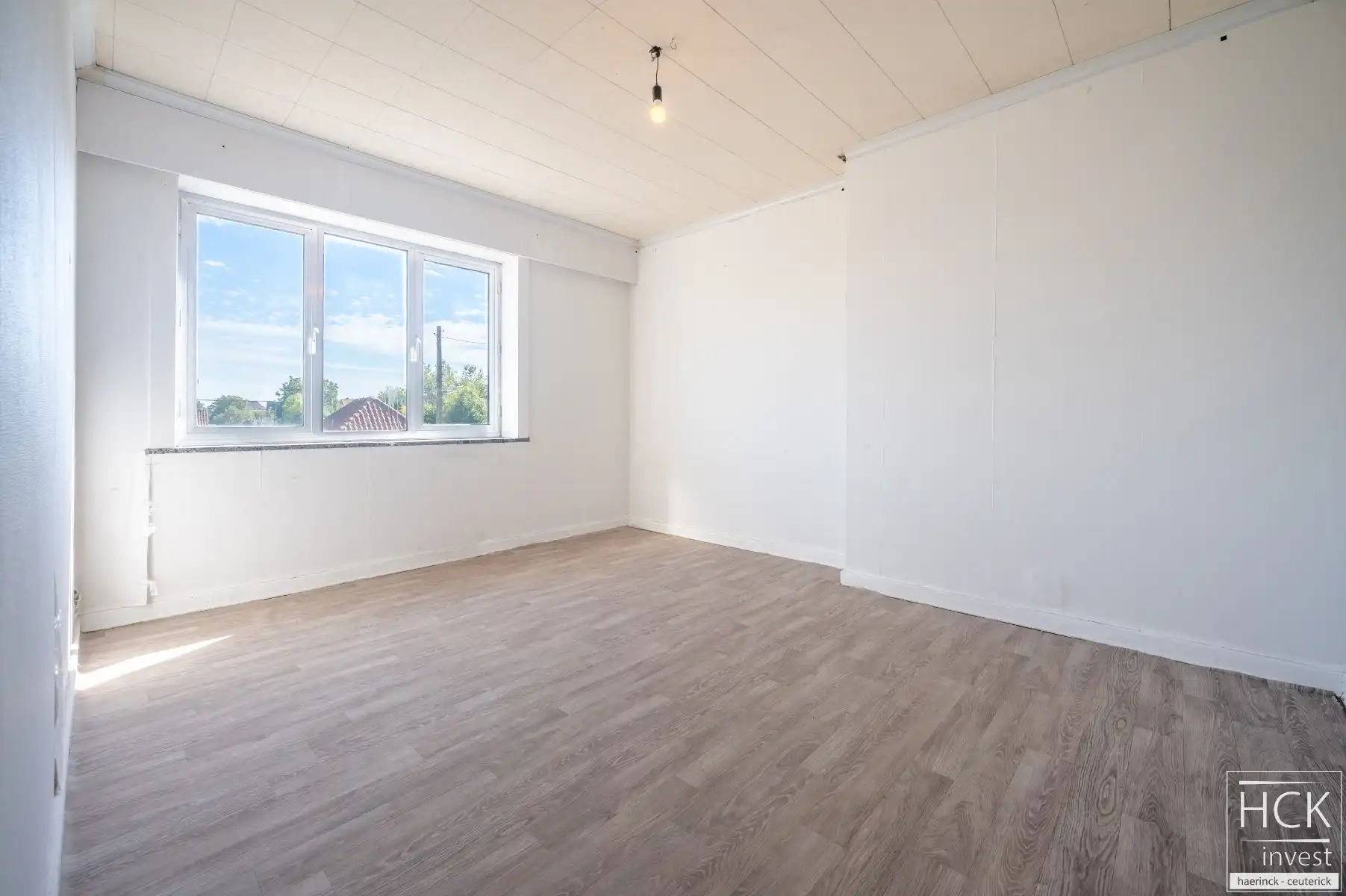 ZULTE - Charmante te renoveren woning met 3 SLPK, garage & 2 zolders!! foto 18