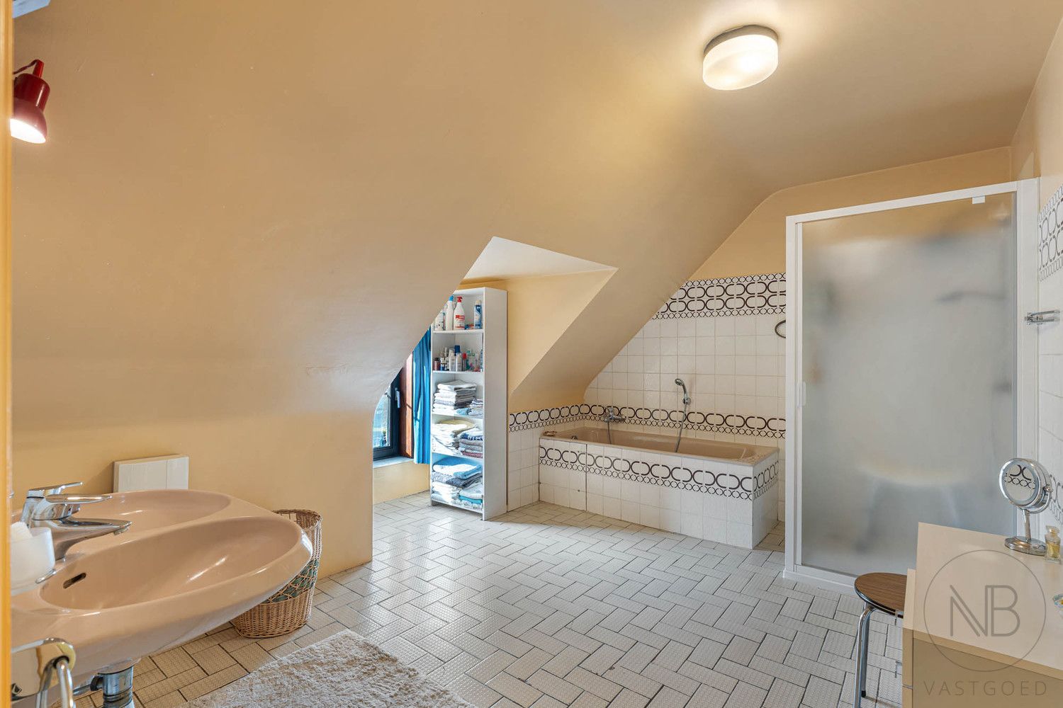 Ruime woning op zuidgericht perceel (17a54ca) in residentiële buurt te Bret (Genk)! foto 26