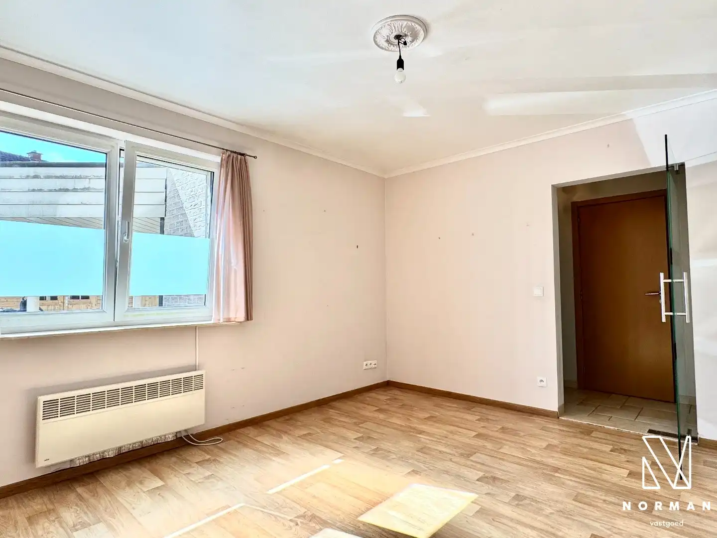 Gelijkvloers 2-slaapkamer appartement met tuin en garage te koop in Leupegem! foto 6