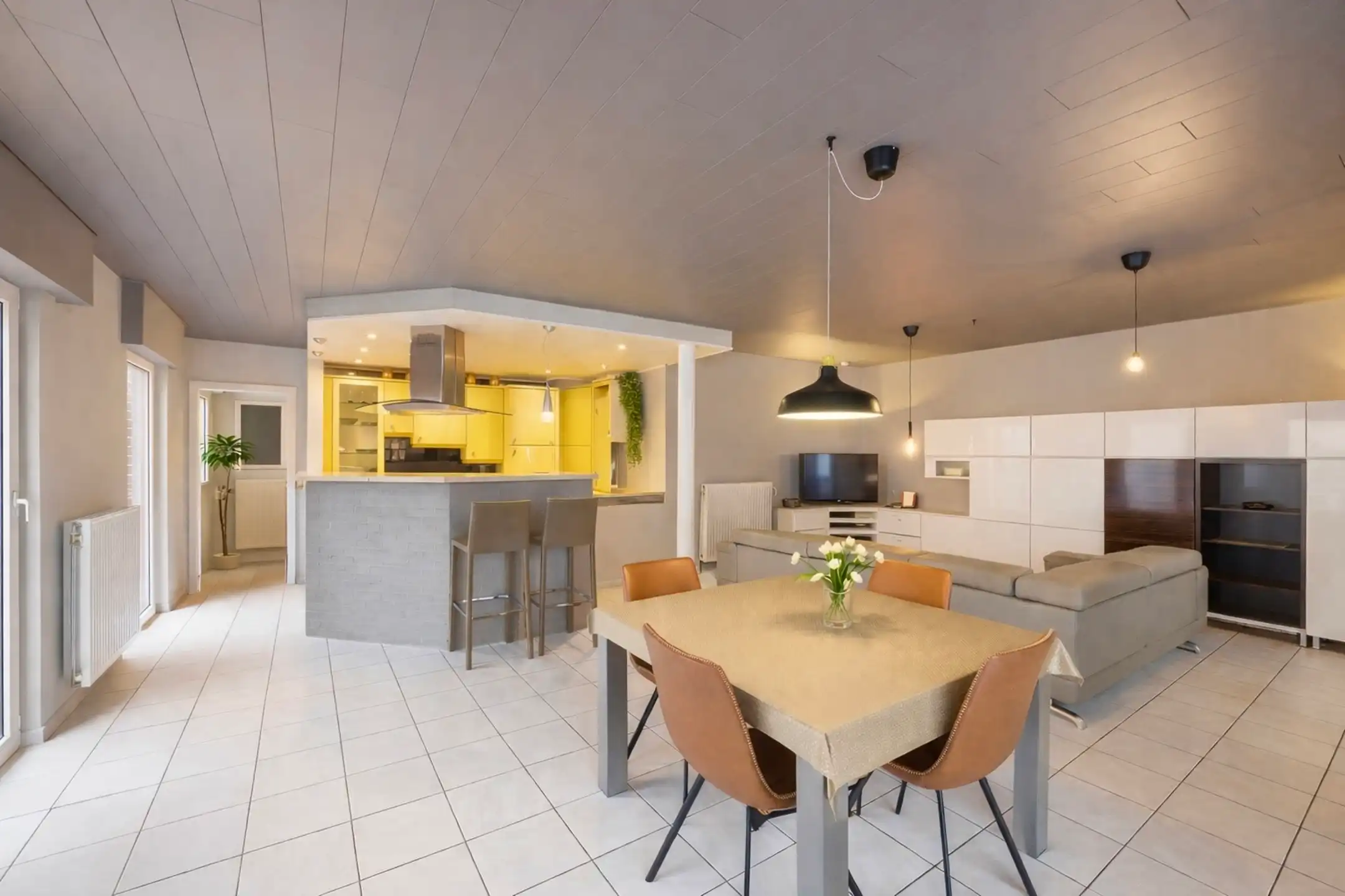 Instapklare HOB met 3 slk garage en tuin in Marke foto 2