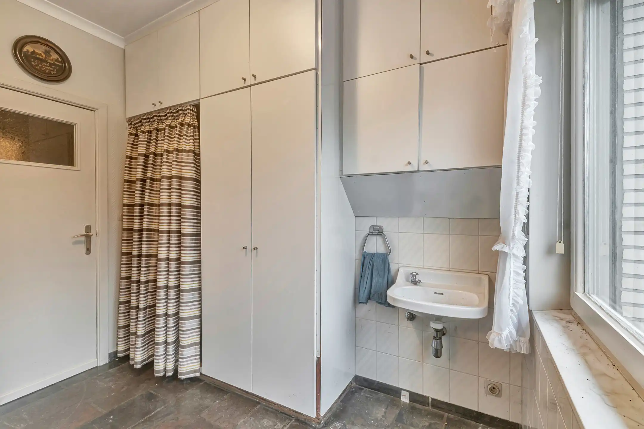 Ruime villa met loods en garage foto 9