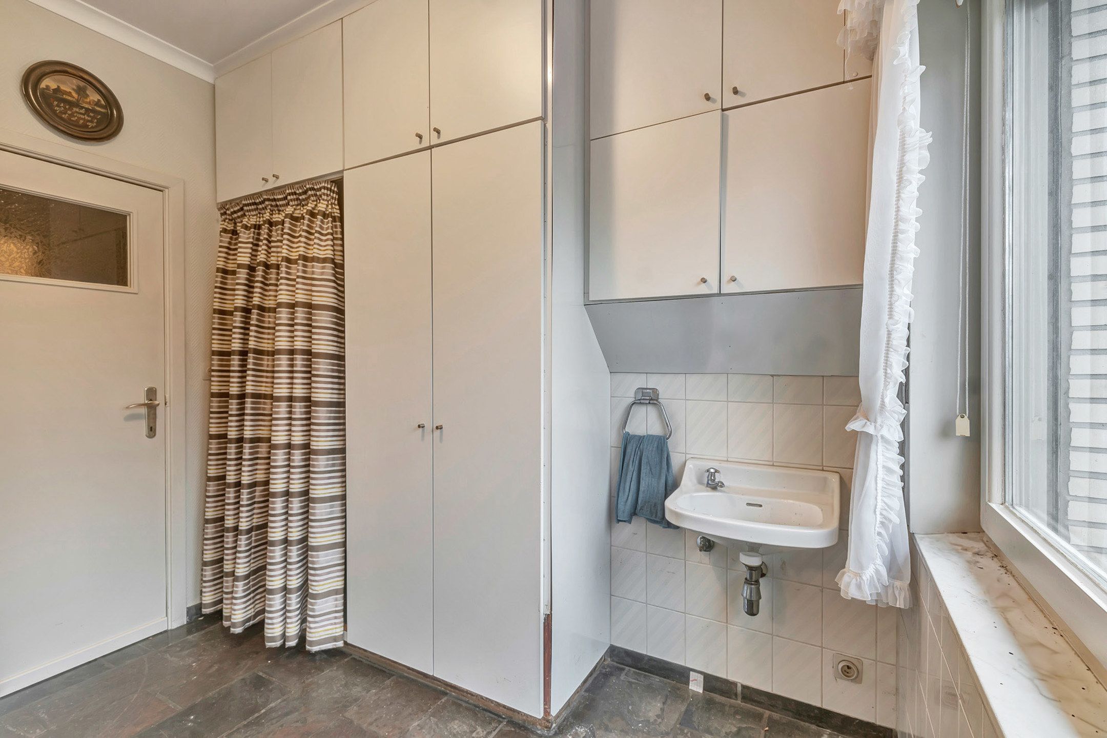 Ruime villa met loods en garage foto 9