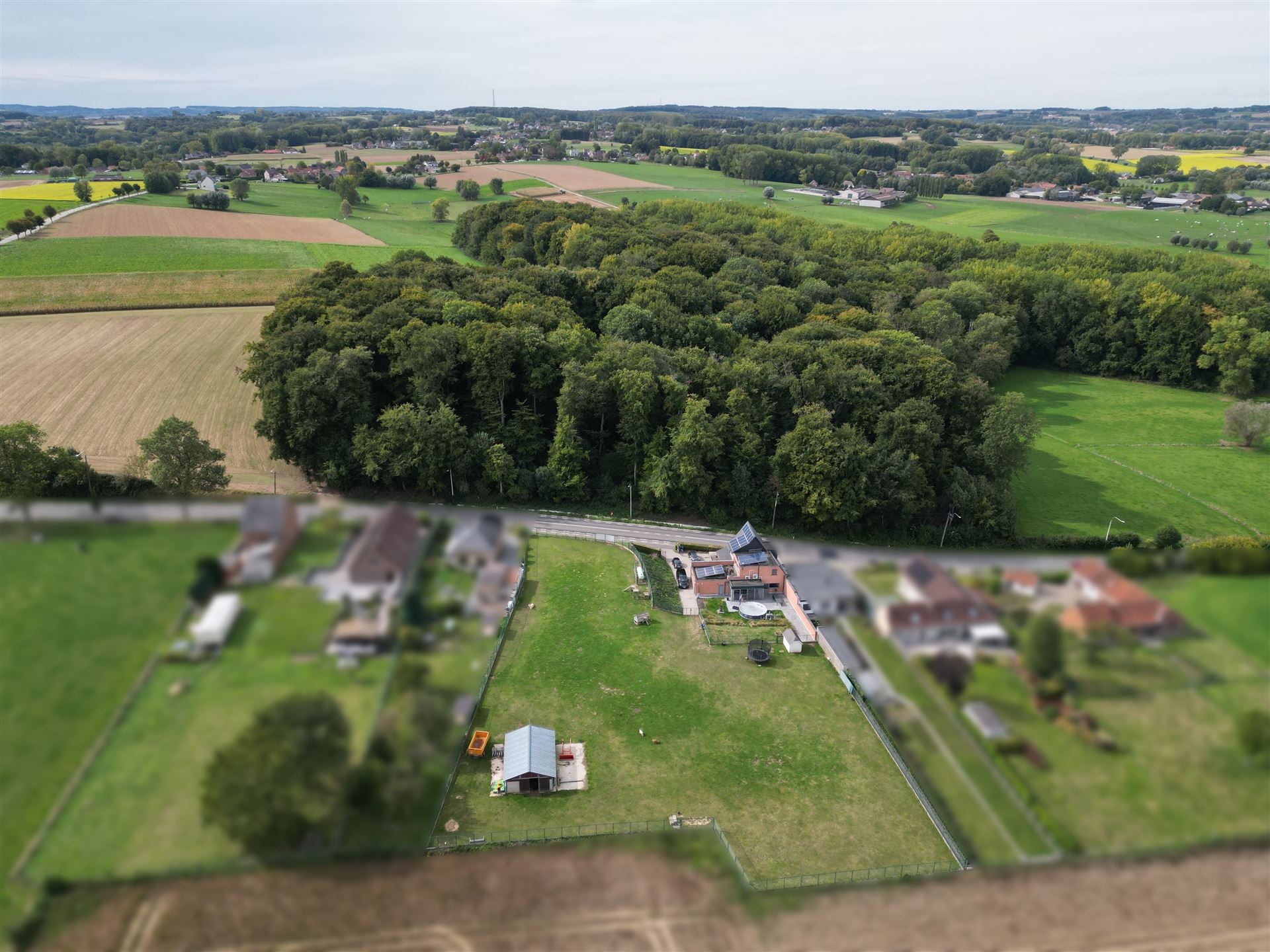 Ruime 4-slaapkamerwoning op een perceel van 48are in Parike! foto {{pictureIndex}}