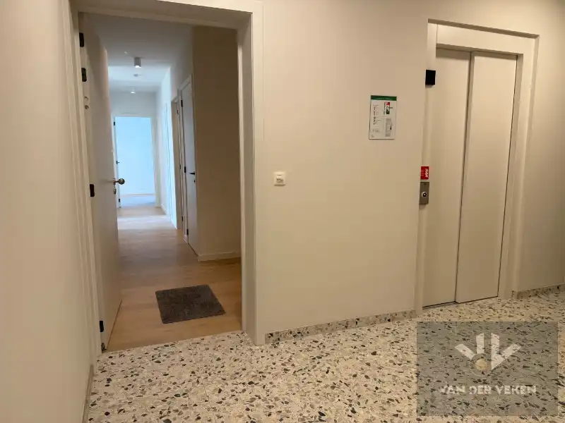 LICHTRIJK NIEUWBOUWAPP MET 2 SLPK NABIJ QUARTIER BLEU EN STADSCENTRUM foto 2