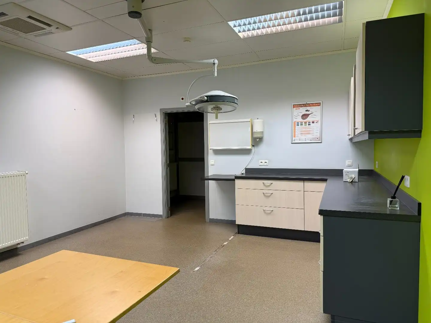 Gunstig gelegen handelsruimte te Sint-Job foto 8