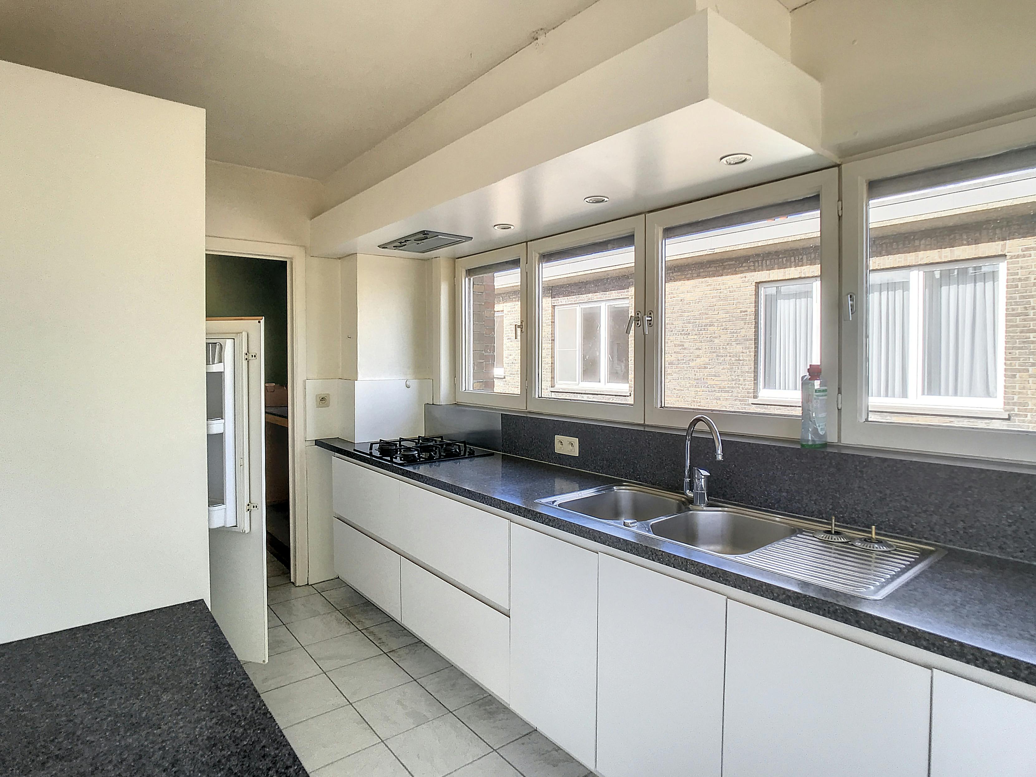 Lichtrijk appartement te koop met 2 slaapkamers en garagebox  foto 8