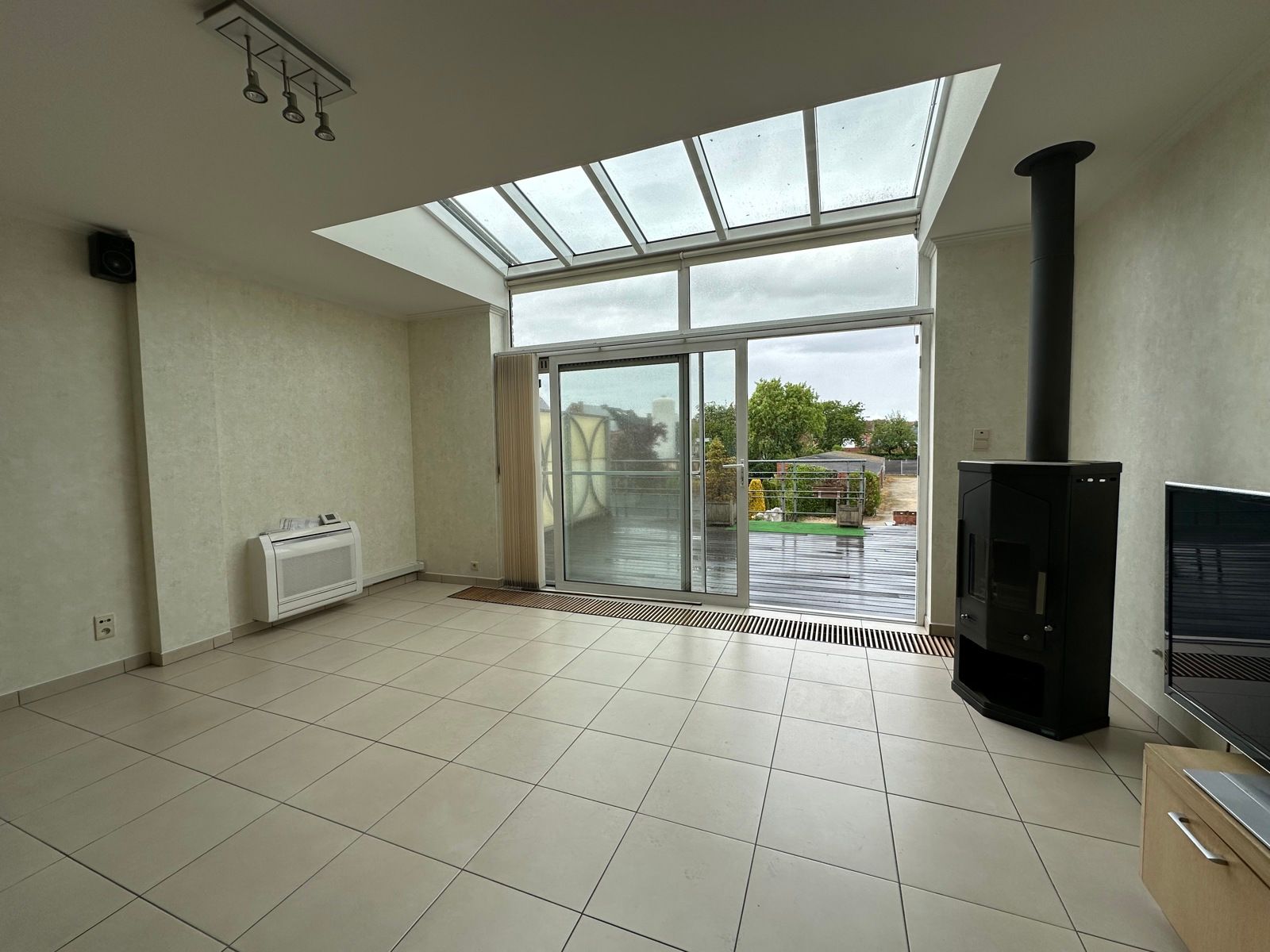 Ruime bel-étagewoning te huur met tuin en garagebox! foto 5