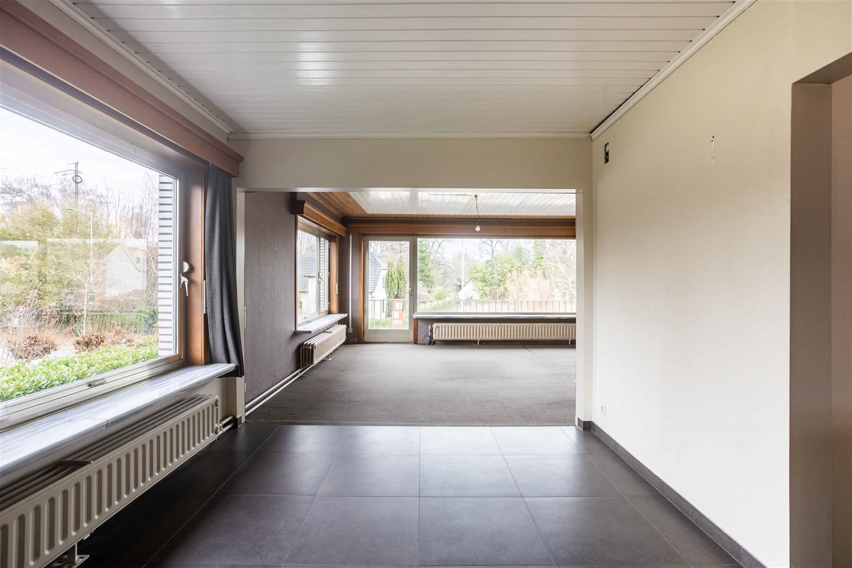 Commercieel gelijkvloers met ruim duplex appartement en grote loods te Merelbeke. foto 16