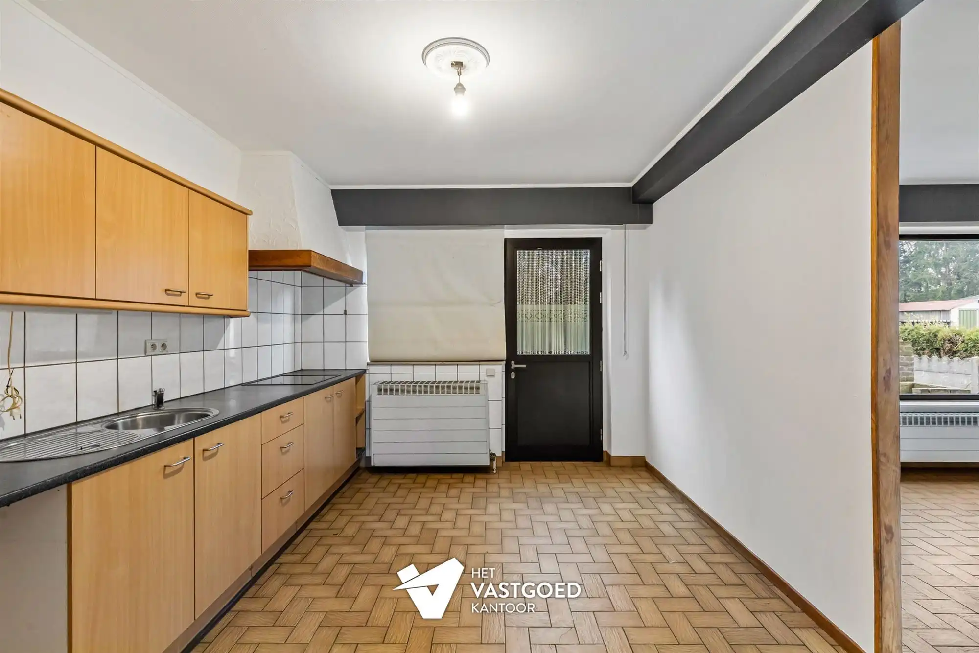 TE RENOVEREN WONING MET 3 SLAAPKAMERS OP CENTRALE LIGGING IN KOERSEL-CENTRUM foto 8