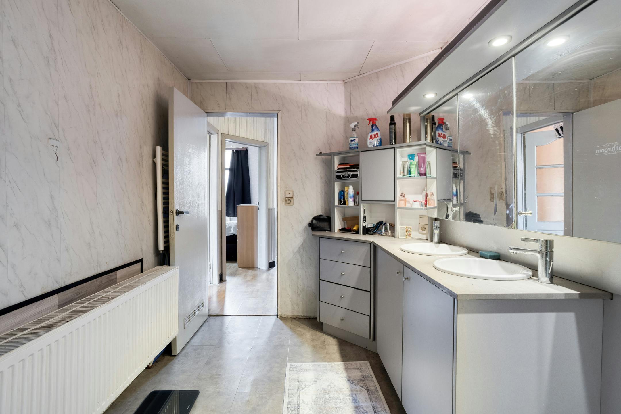 Huis met 5 slaapkamers en tuin in Deurne! foto 14