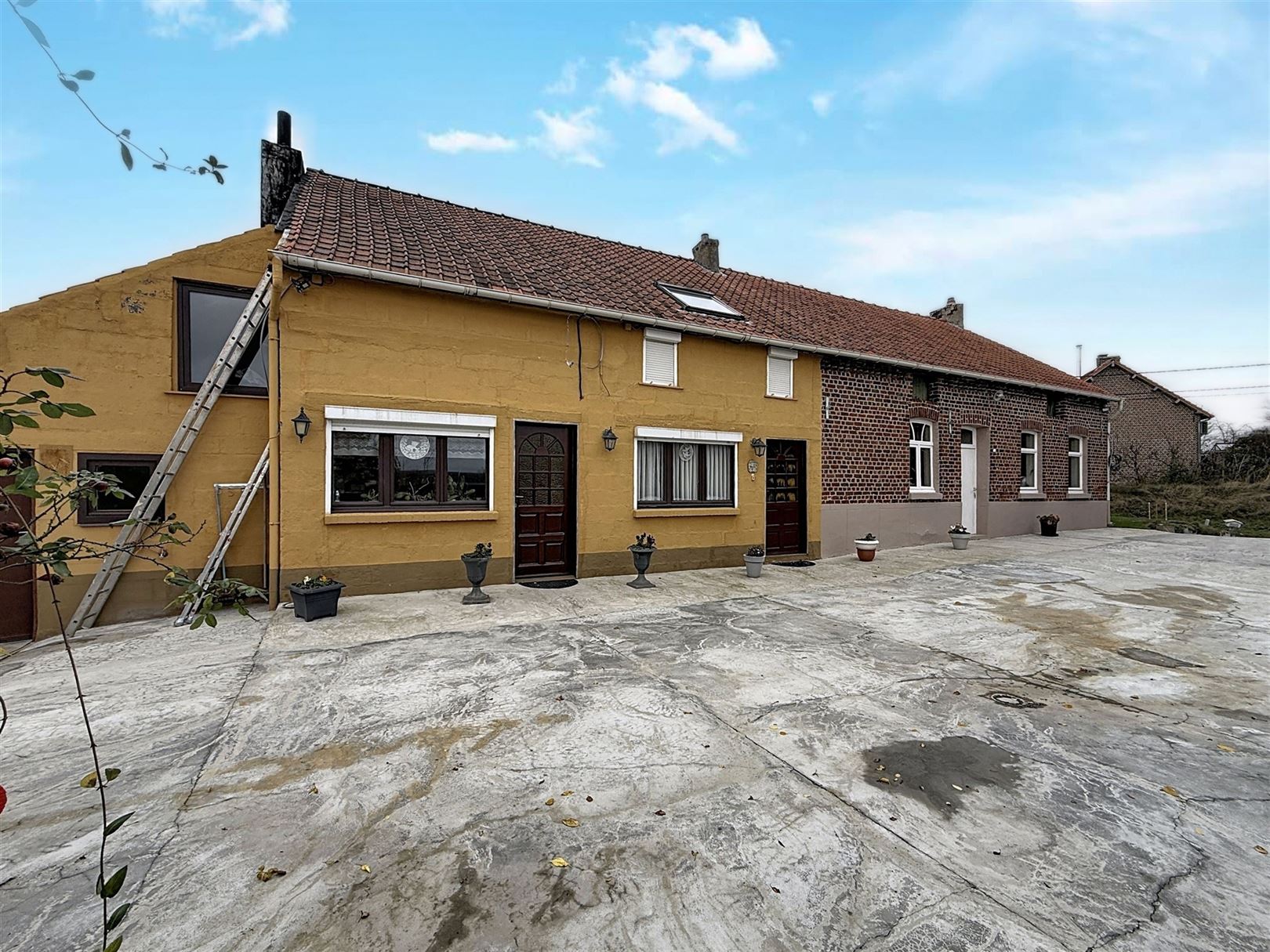 Te renoveren woning met aanbouw, 3 slpks, tuin, 11a 19ca foto 2