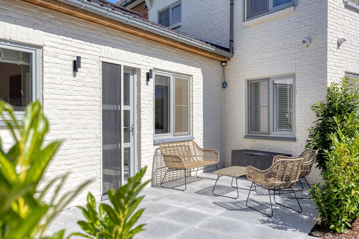Instapklare, smaakvol gerenoveerde woning op een steenworp van het centrum van Lanaken. foto 31