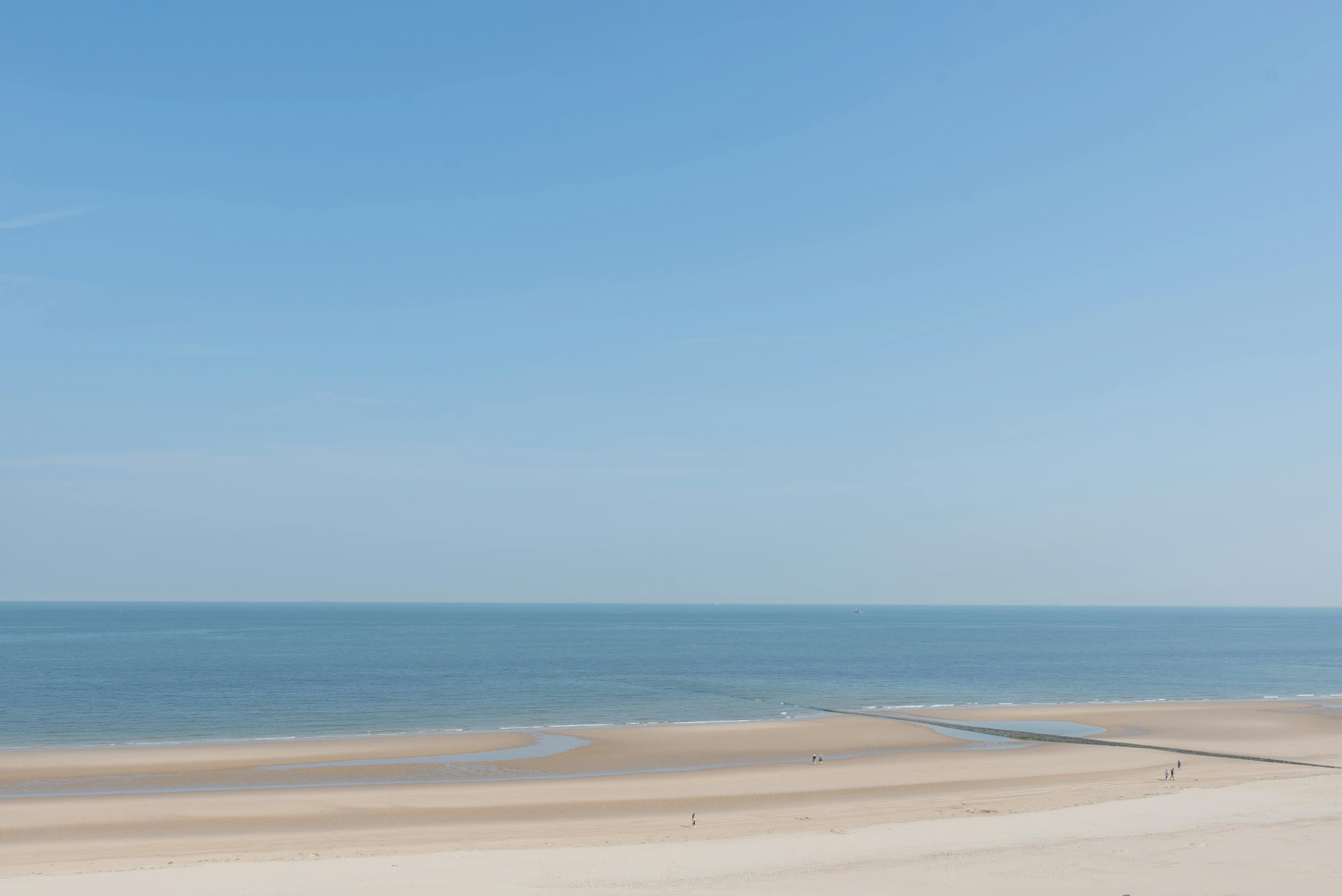 Prachtig gerenoveerde studio met slaaphoek en zijdelings zeezicht! foto 9