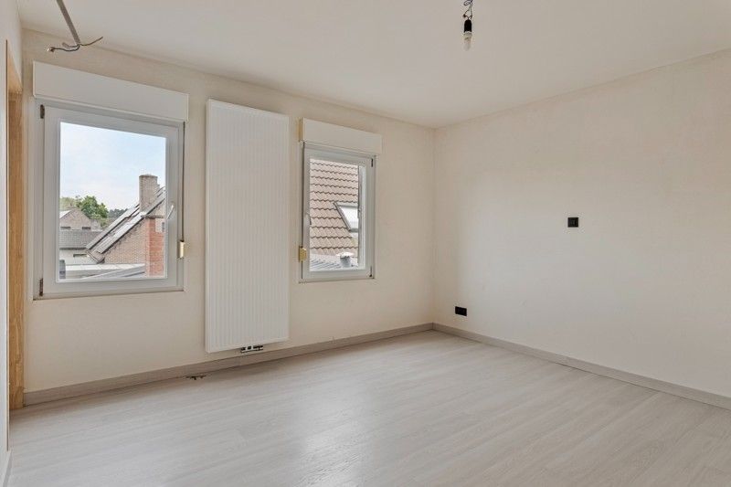 Moderne, volledig gerenoveerde woning met 3 slaapkamers en tuin TE KOOP in Astene! foto 19