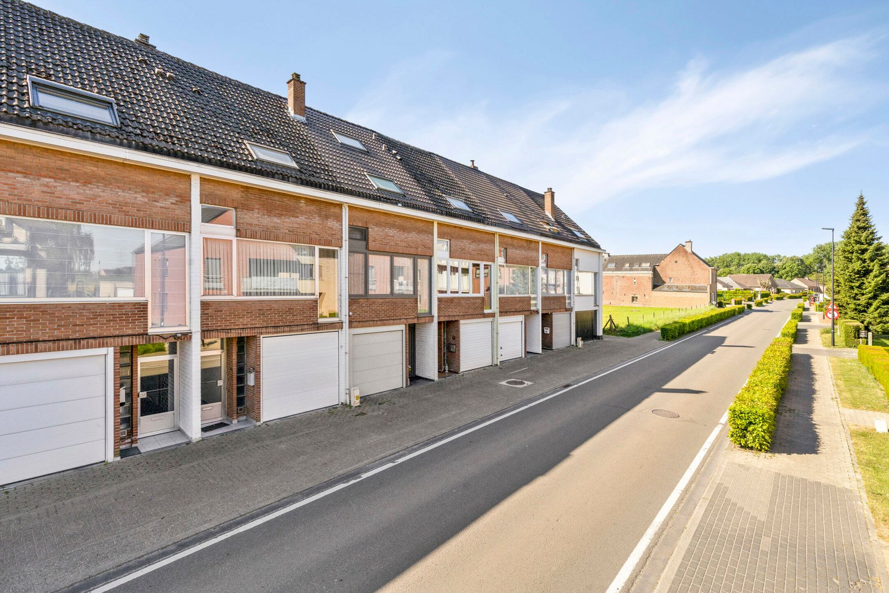 OPTIE Gunstig gelegen woning met 3 slaapkamers en garage foto 3