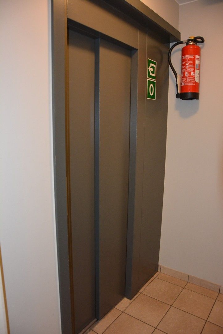 Appartement met twee slaapkamers, terras en parkeergarage foto 15