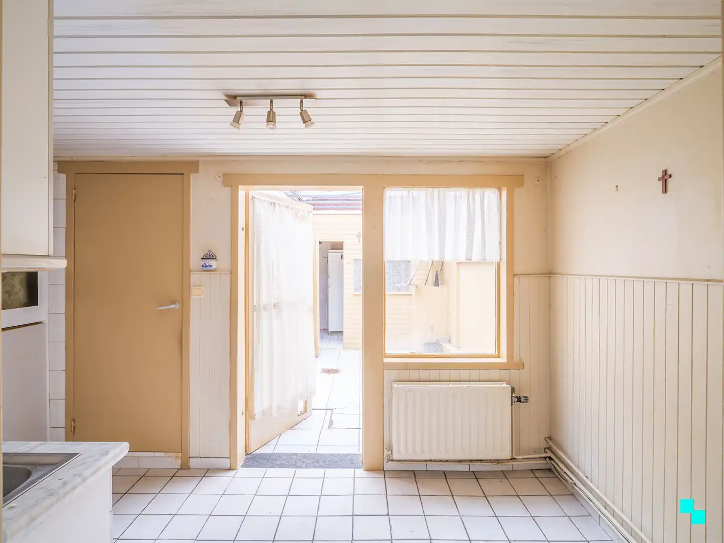 Te renoveren rijwoning met vier slaapkamers te Ledeberg foto 5