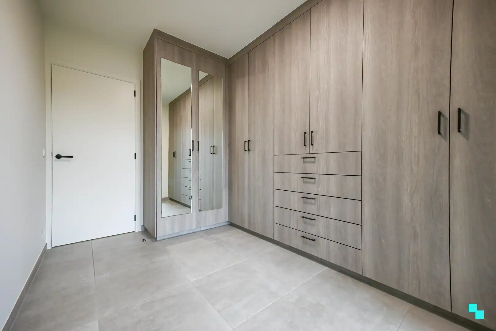 Hoekappartement in blok VI van residentie Blauwpoorte foto 15