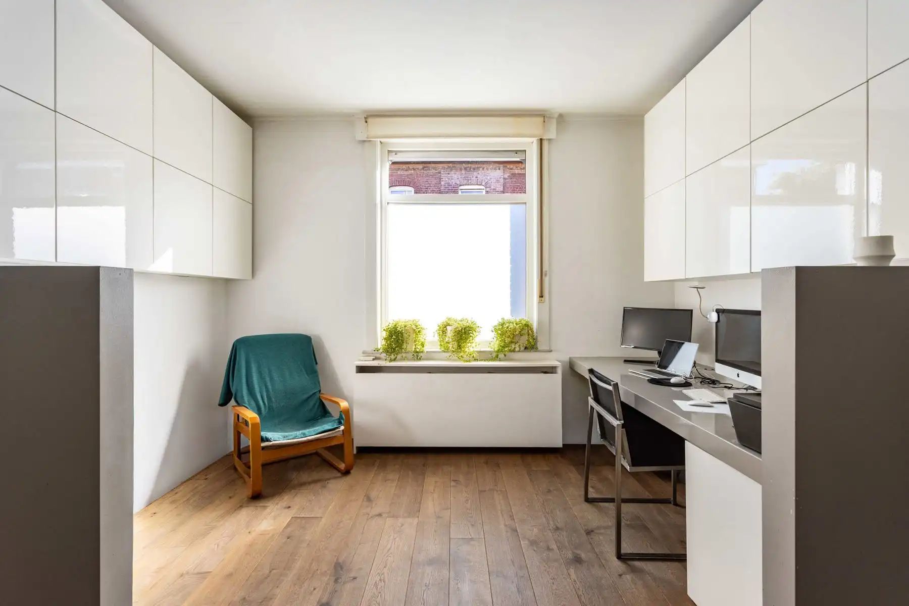 Instapklare woning met 3 slaapkamers en zwembad! foto 7