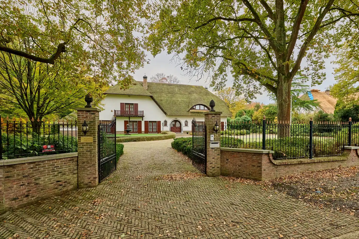 Exclusieve villa op toplocatie – een oase van rust en comfort nabij Maasmechelen en Genk foto 4