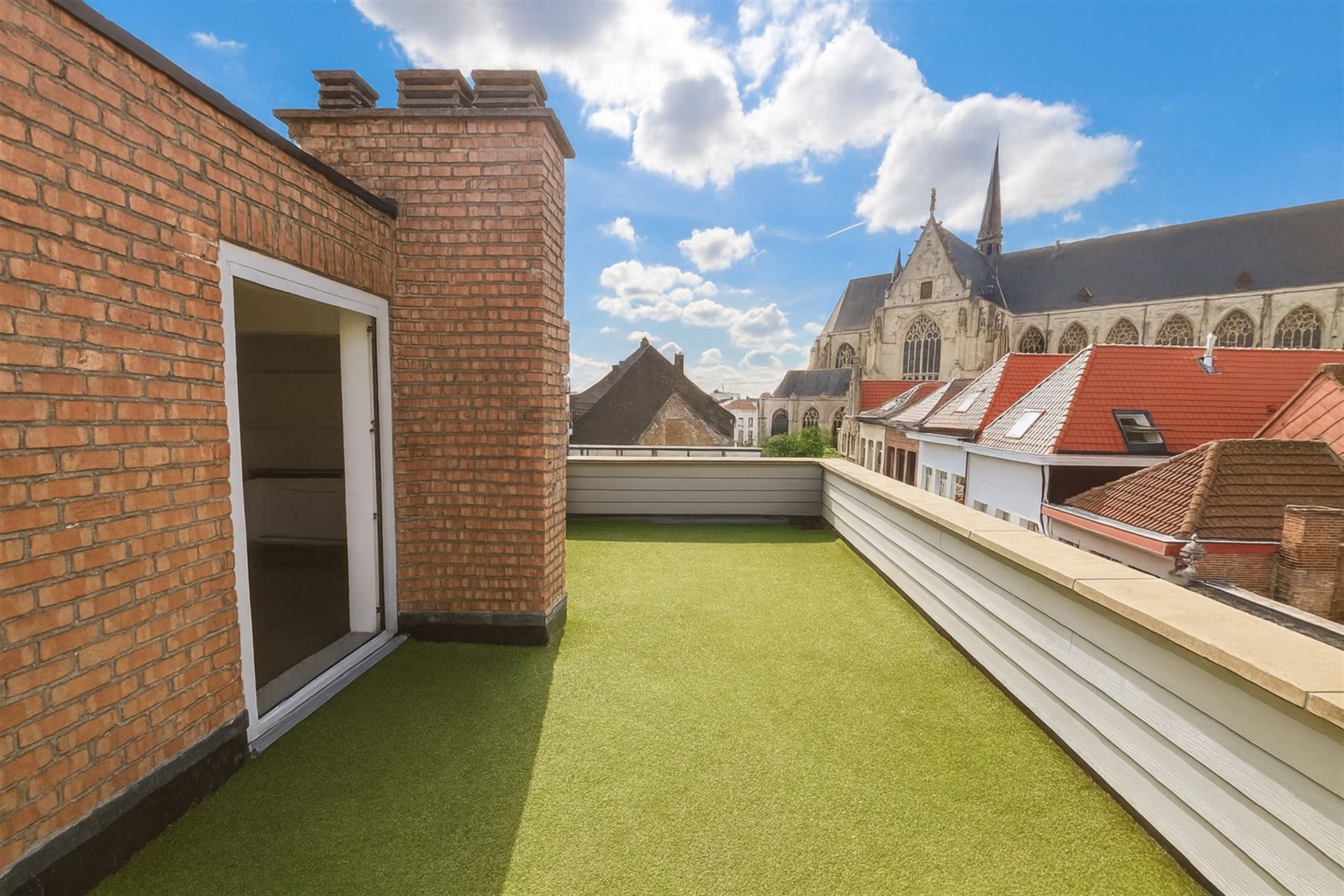 Lichtrijk 2-slpkm-app met prachtig terras in Mechelen centrum foto 11