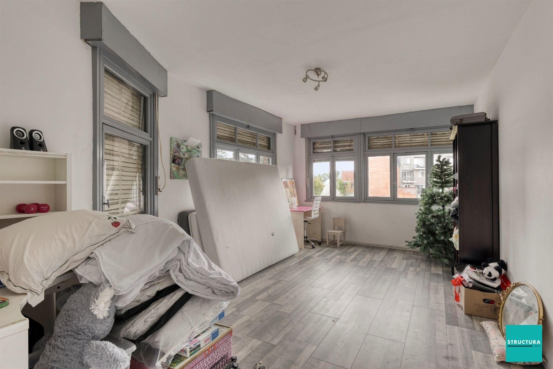 Ruime woning met potentieel in hartje Merchtem
 foto 8