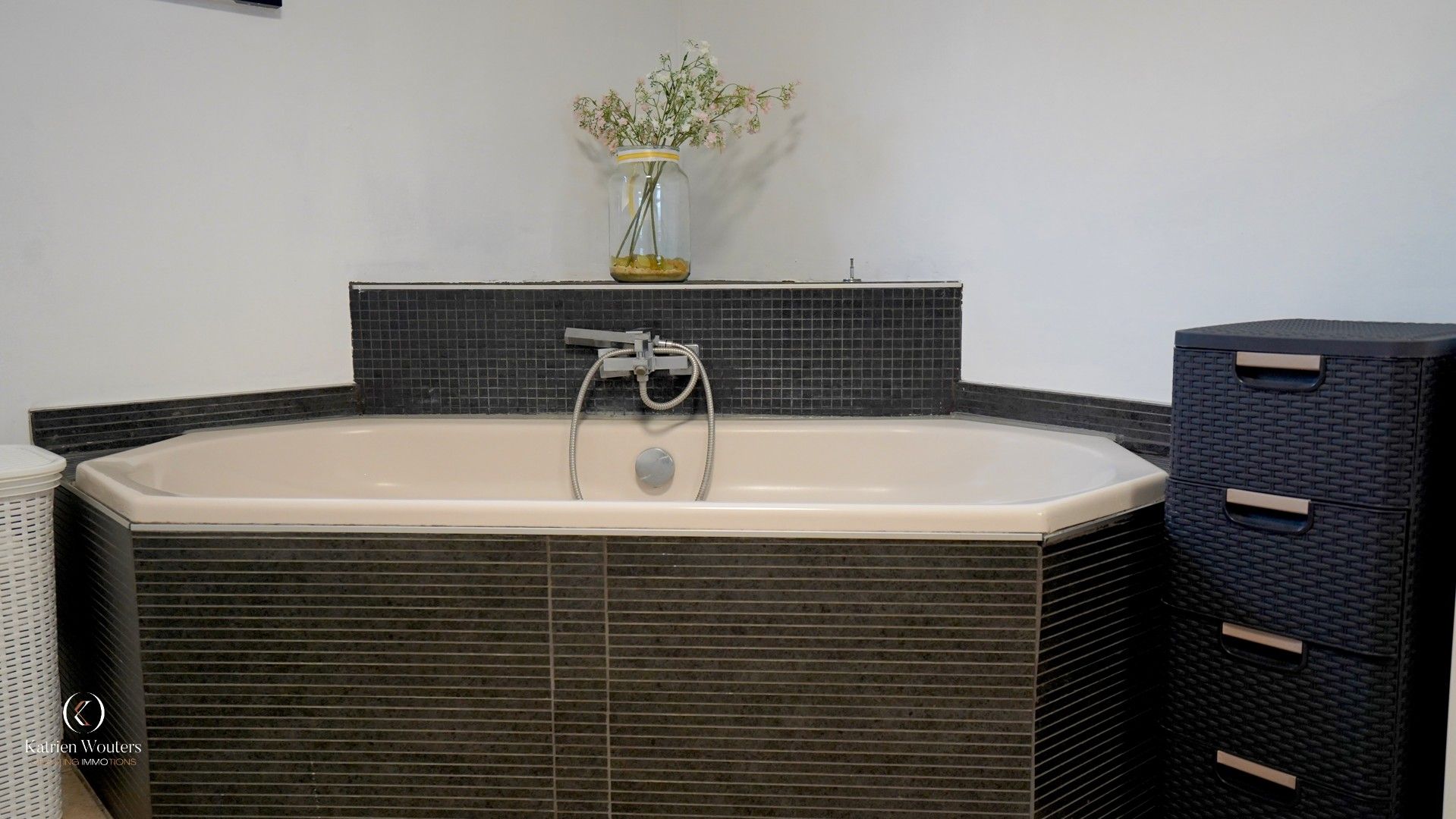 Gunstig gelegen gerenoveerde gezinswoning met tuin foto 12