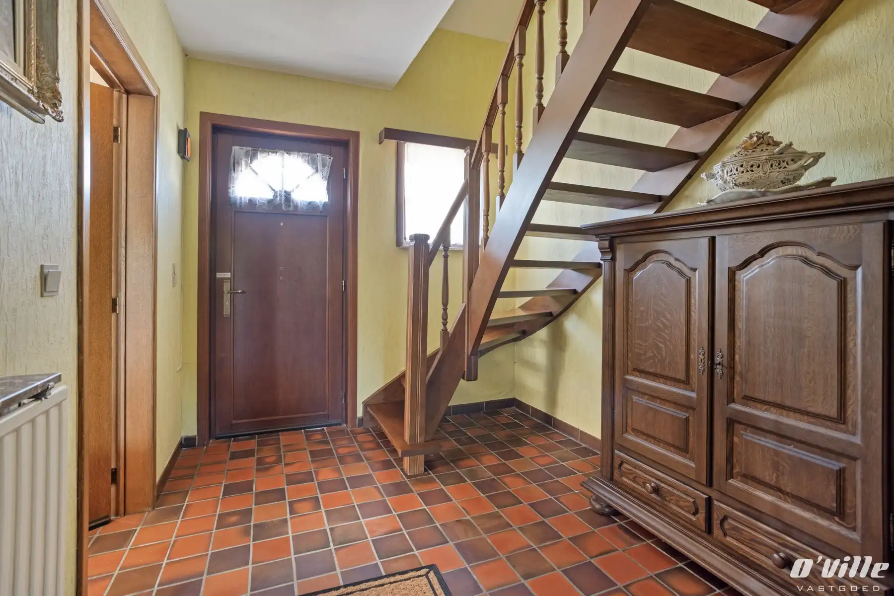 Klassieke stijlvolle villa met dakkapel foto 4