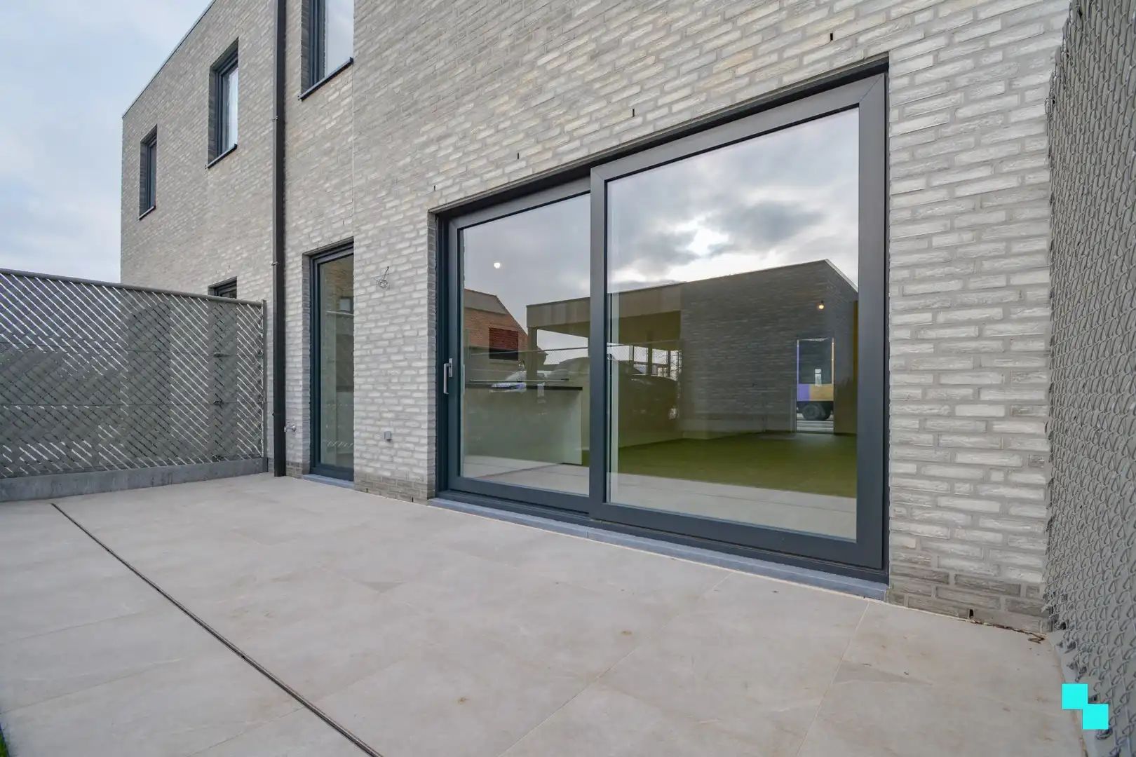 Volledig afgewerkte nieuwbouwwoning met carport te Sleihage foto 22