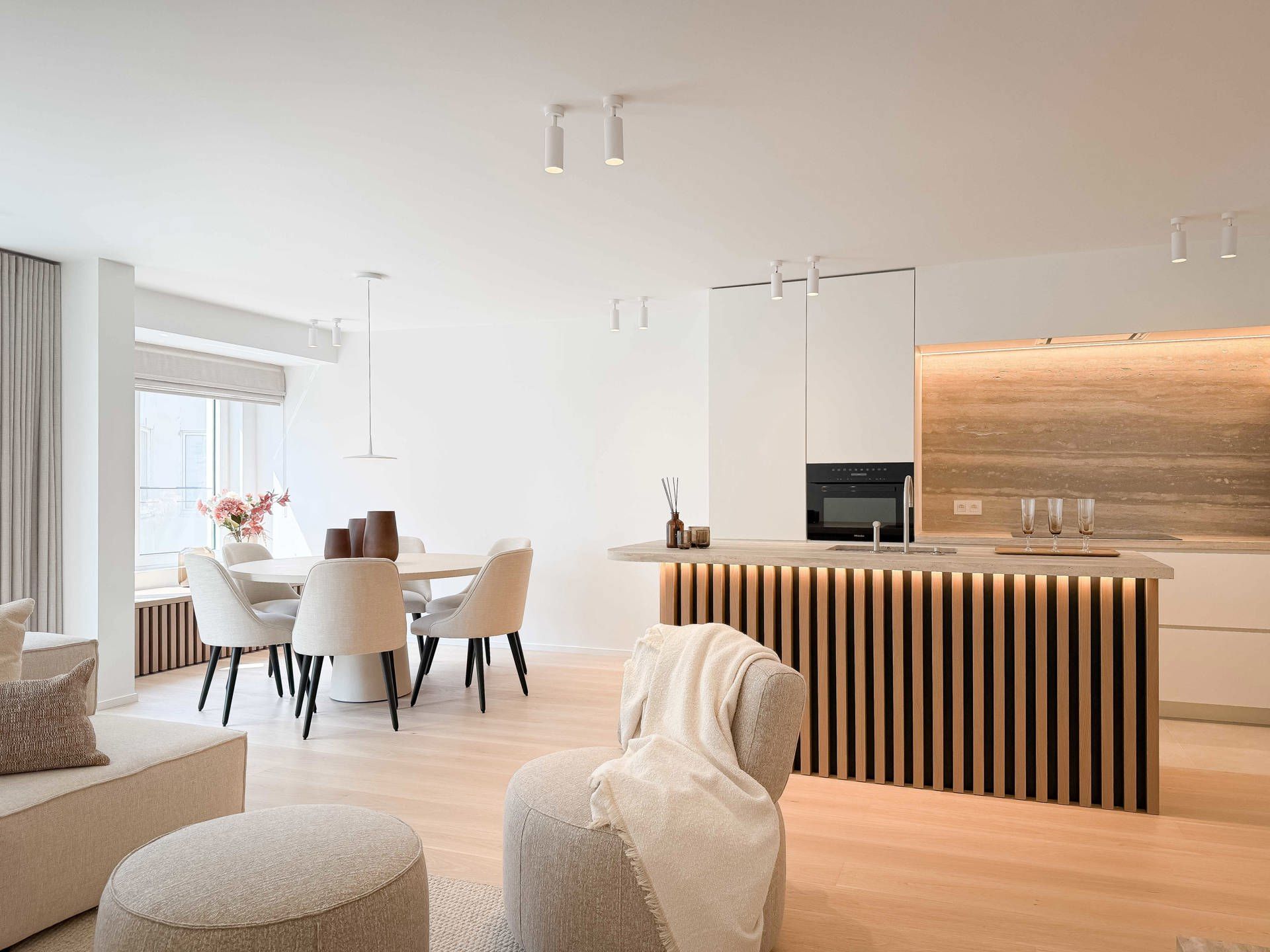 Volledig gerenoveerd appartement / Gemeubileerd / met garage foto 22