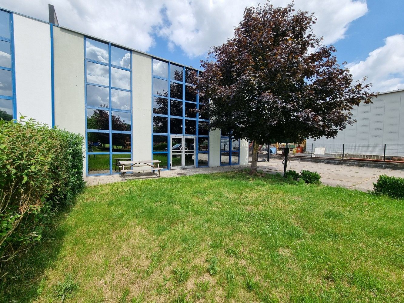 Uitstekend gelegen industrieel gebouw/magazijn met kantoorruimte (400m²) foto 35