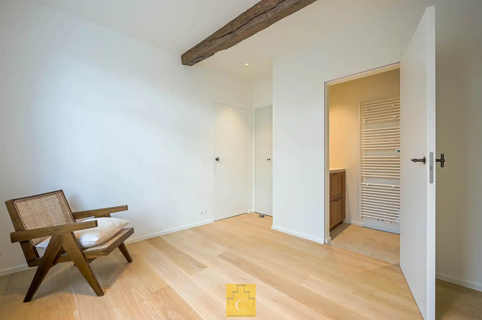 pas gerenoveerd diephuis op iconisch stadsplein, een meesterwerk van historiek en hedendaagse luxe foto 28