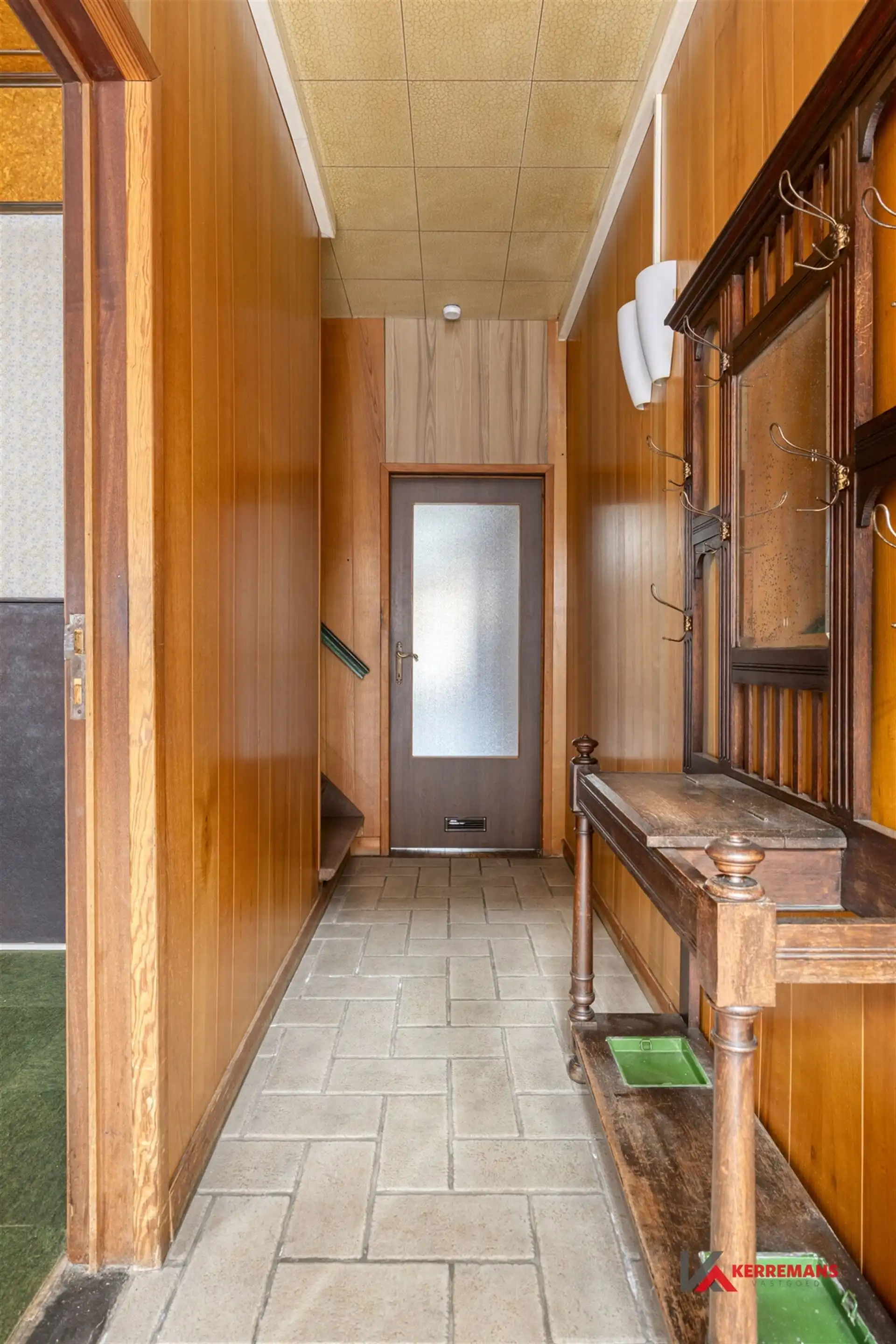Op te frissen woning met 4 slaapkamers, tuin en garage.  foto 4