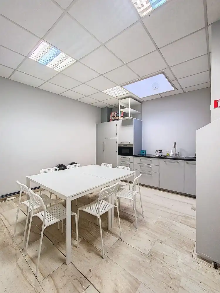 Veelzijdige kantoor- en handelsruimte van circa 155 m² in het centrum van Alken foto 9