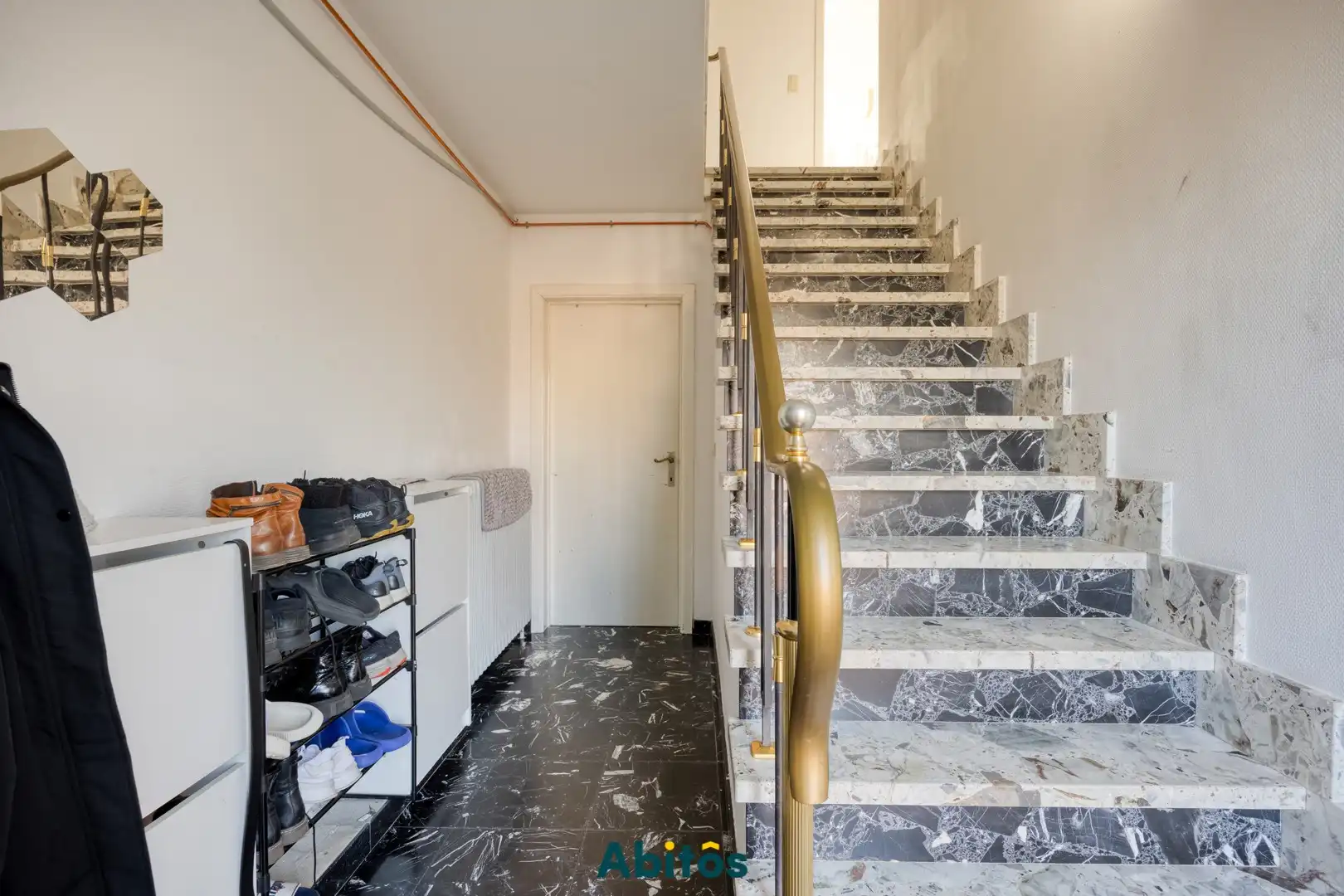 Halfopen woning met ruime opslagruimte foto 15