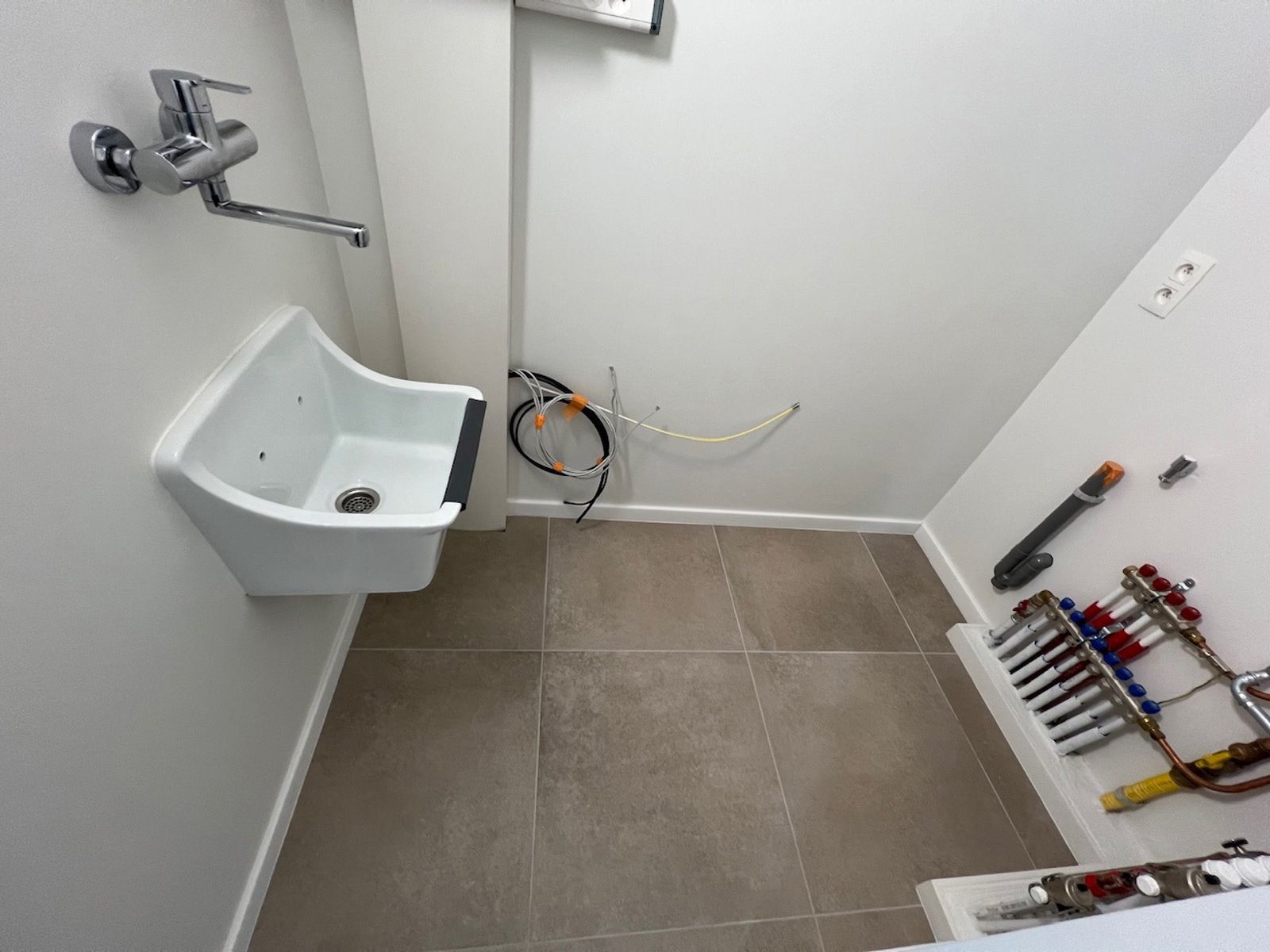 App (2023) met 2 slpk, groot terras (60m²) en carport foto 18