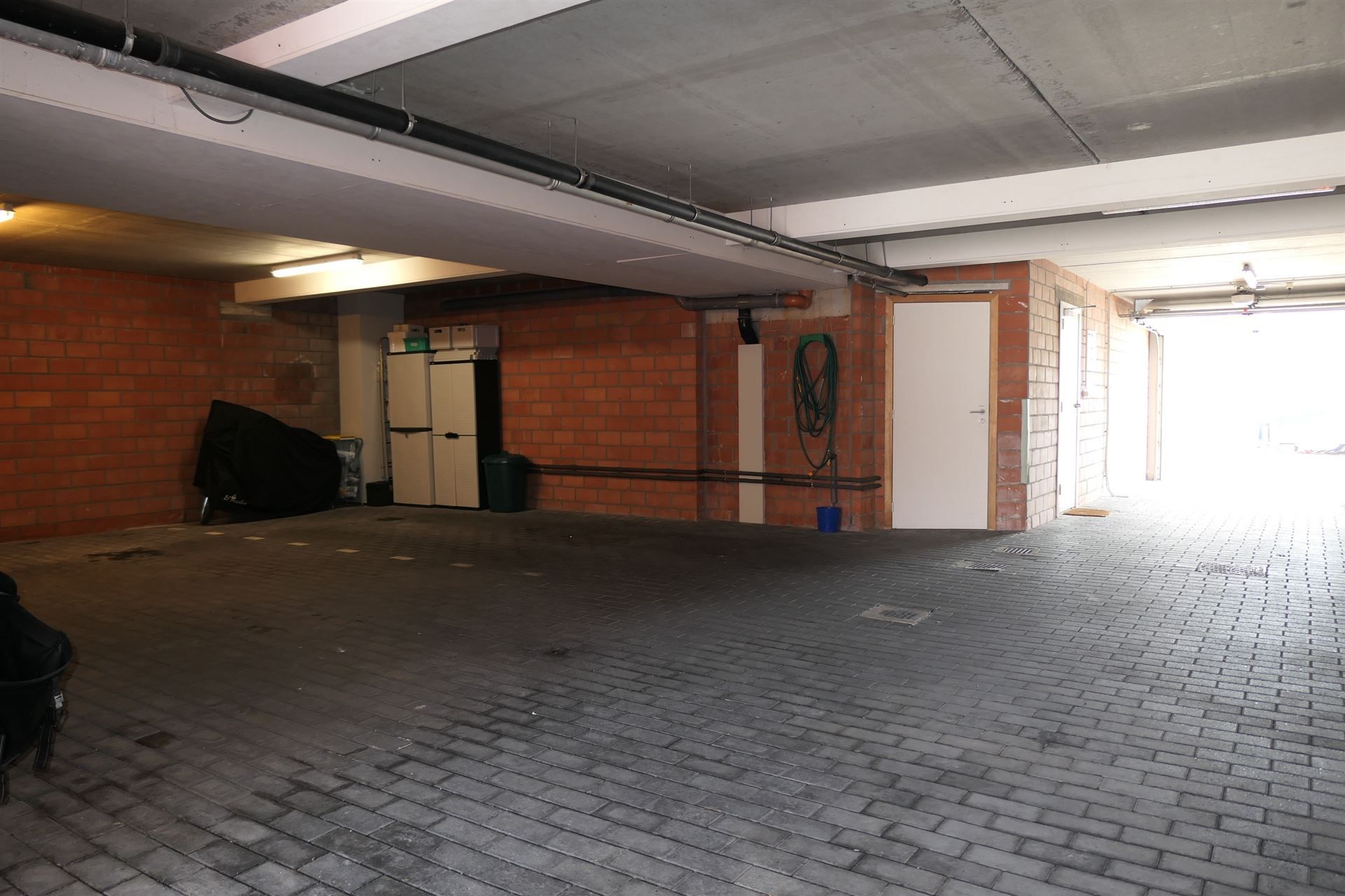 Parking/Garagebox foto 6