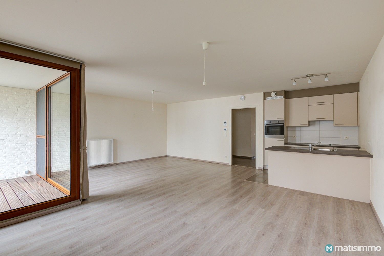 INSTAPKLAAR APPARTEMENT MET 2 SLAAPKAMERS VLAKBIJ HET CENTRUM VAN BILZEN (+ optioneel extra brede autostaanplaats) foto 7