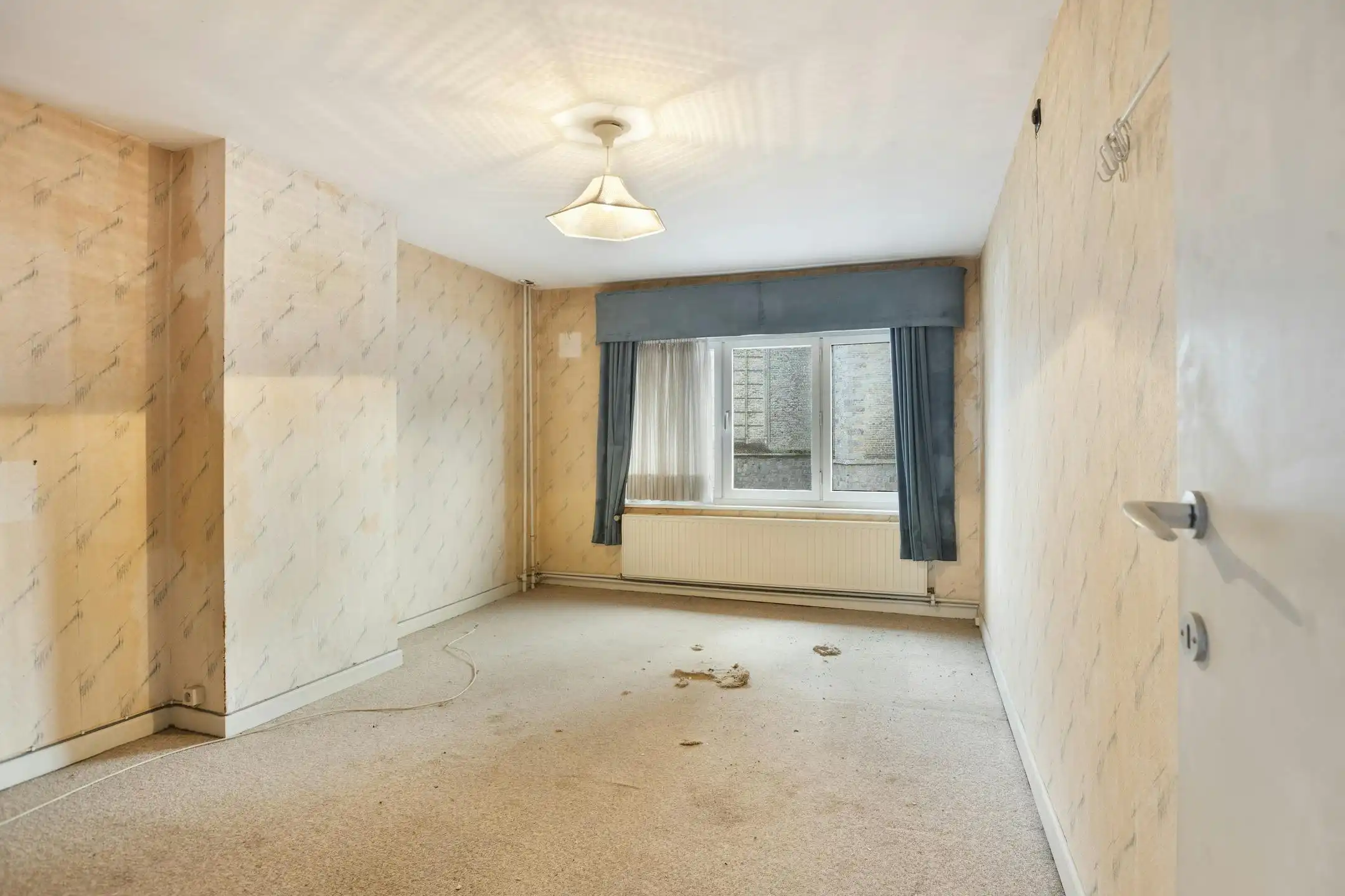 Volledig op te frissen huis in hartje Poperinge foto 21