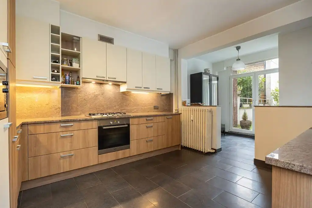 Ruim appartement met terras en zicht op Stadspark foto 6