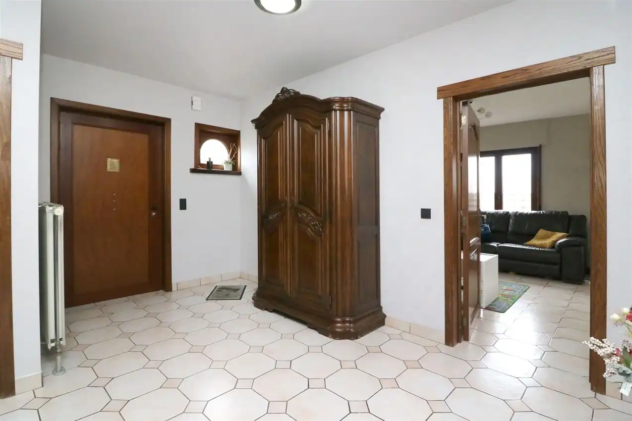 Villawoning met tuin op een goede locatie foto 39