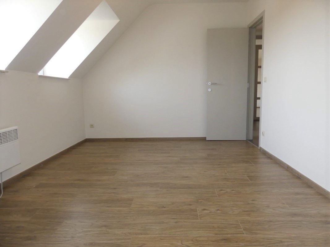 Ruim dakappartement met 2 slaapkamers en garage foto 11