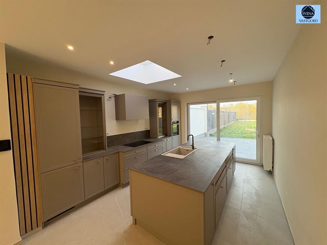 ZEER MOOIE WONING MET 4 SLAAPKAMERS foto {{pictureIndex}}