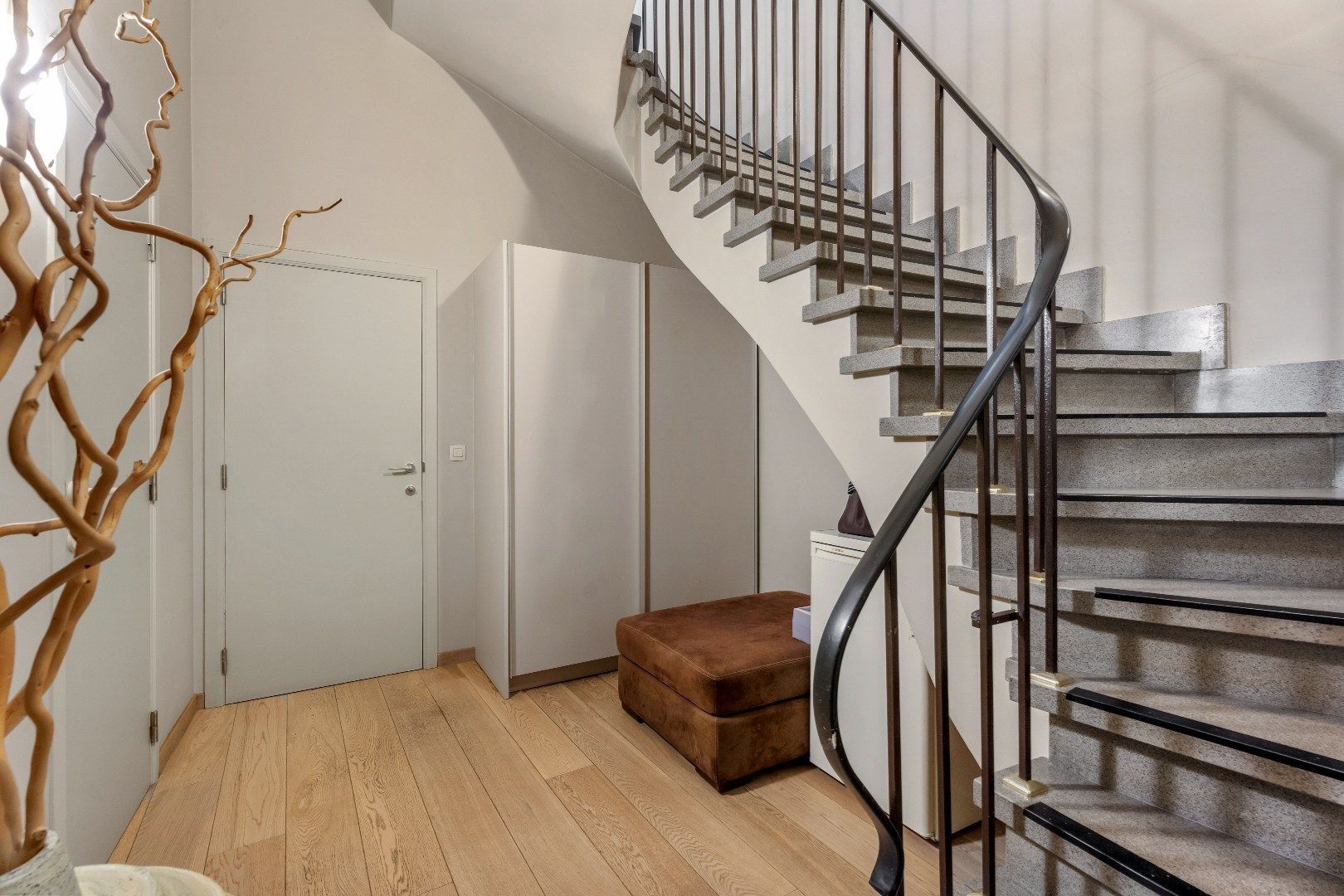 Uniek triplex met zonneterras van 75 m² in hartje Ieper foto 4